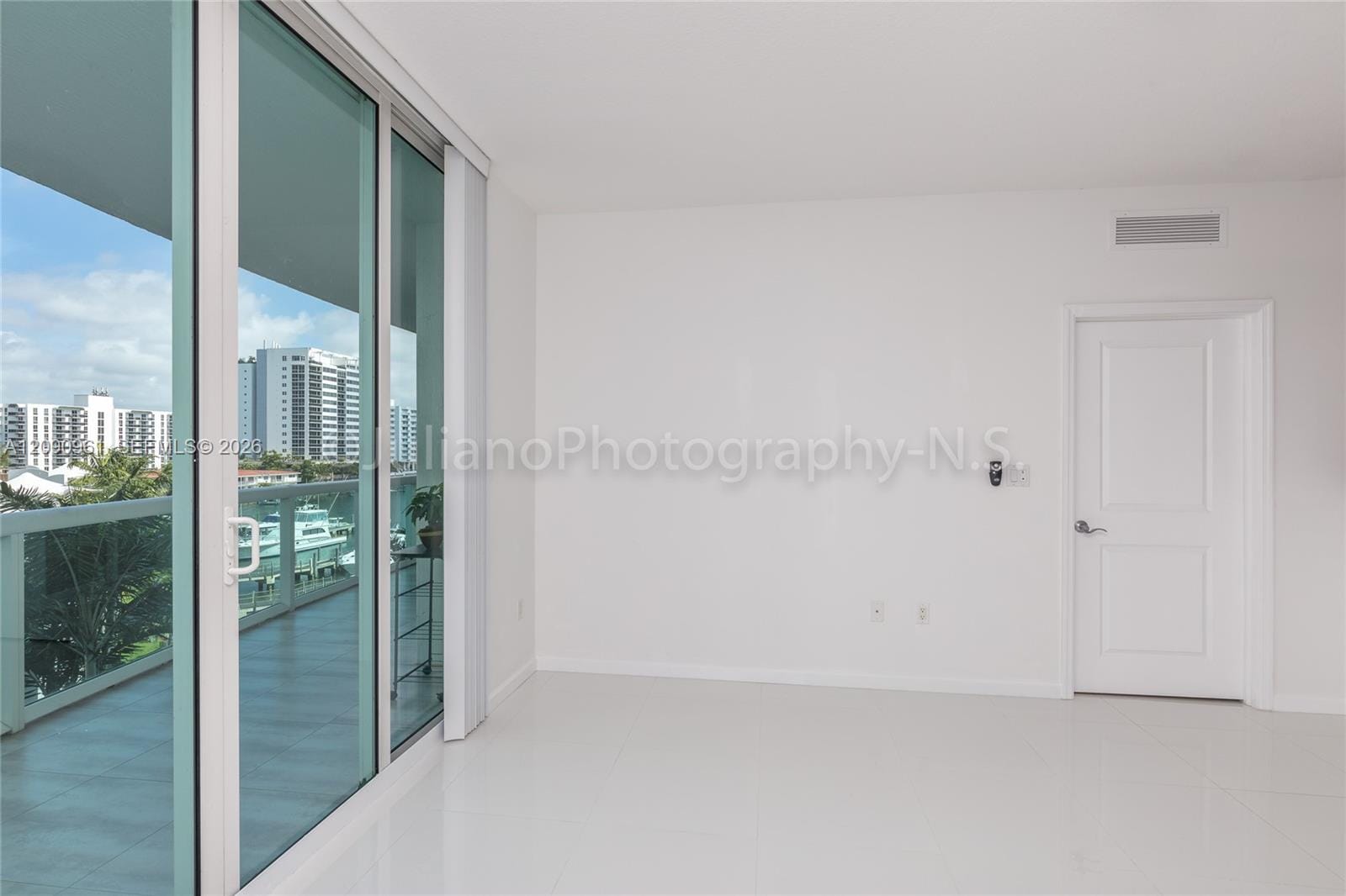 7910 Harbor Island Drive 507 — photo 5