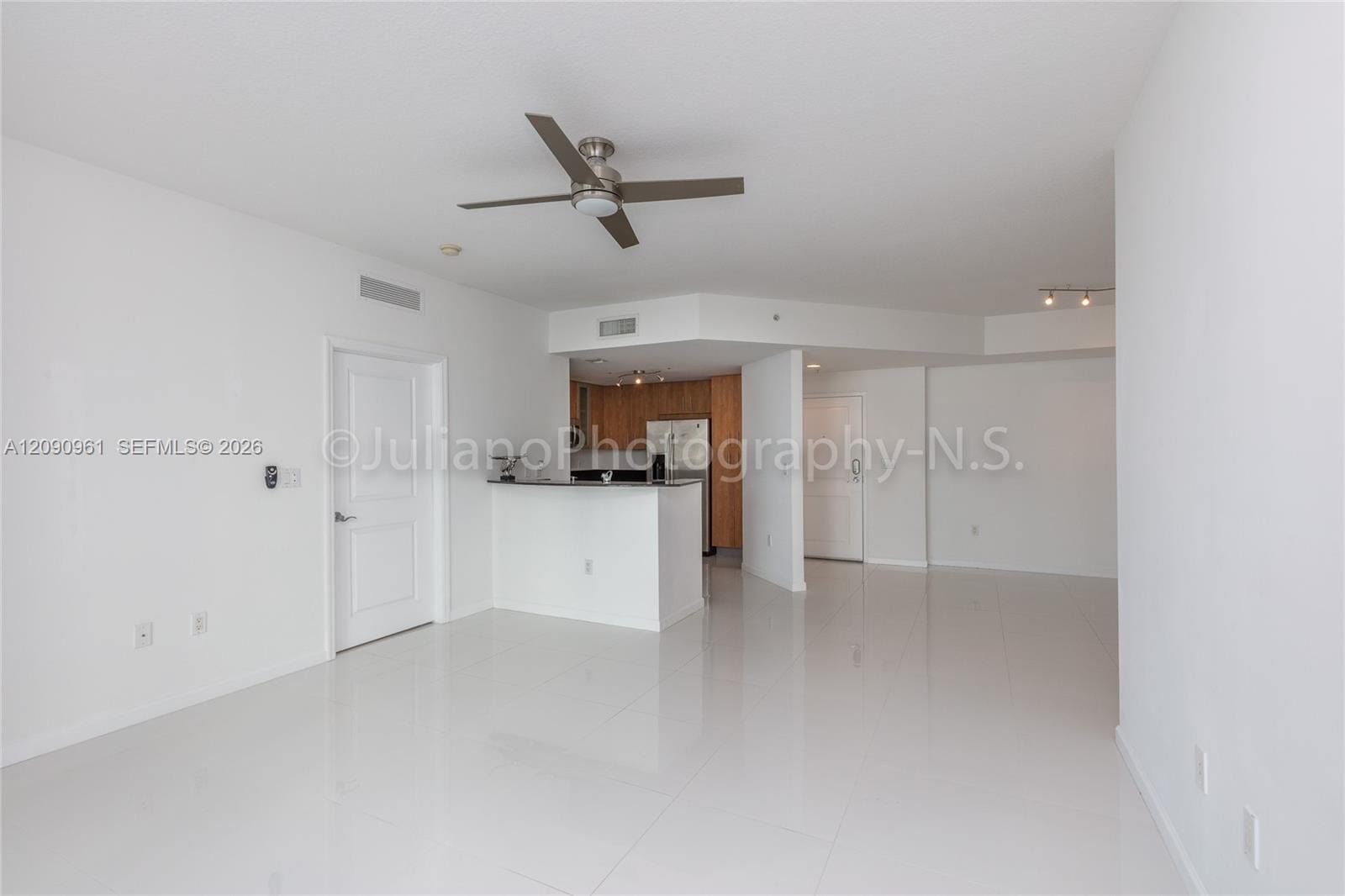 7910 Harbor Island Drive 507 — photo 6