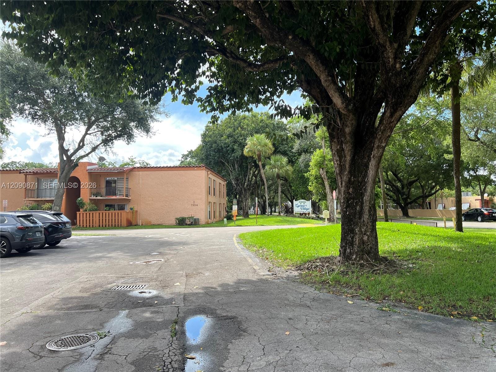 7200 Fairway Drive H5, Miami Lakes, FL 33014 photo 3