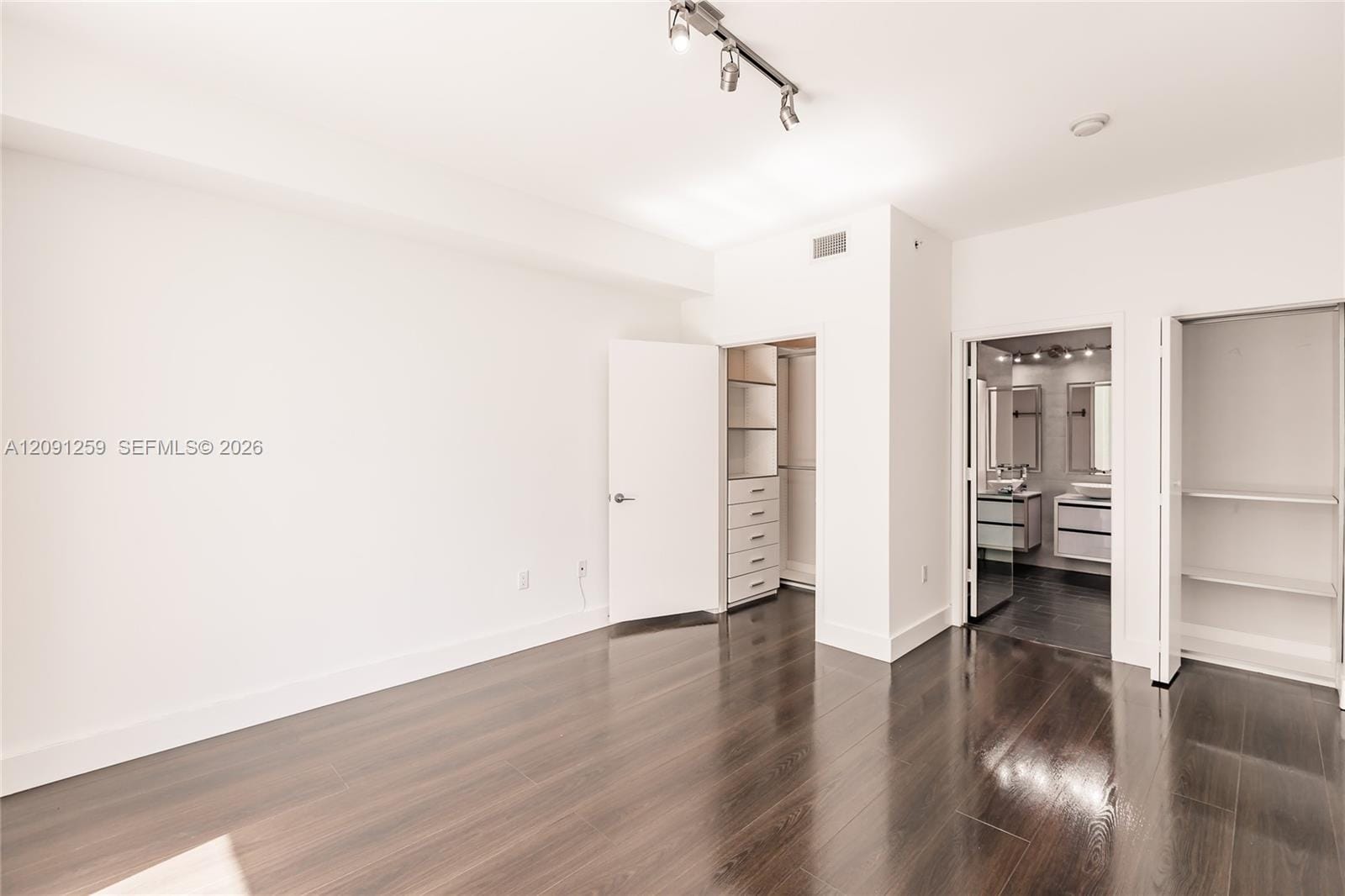 1111 SW 1st Avenue 3216 — photo 10