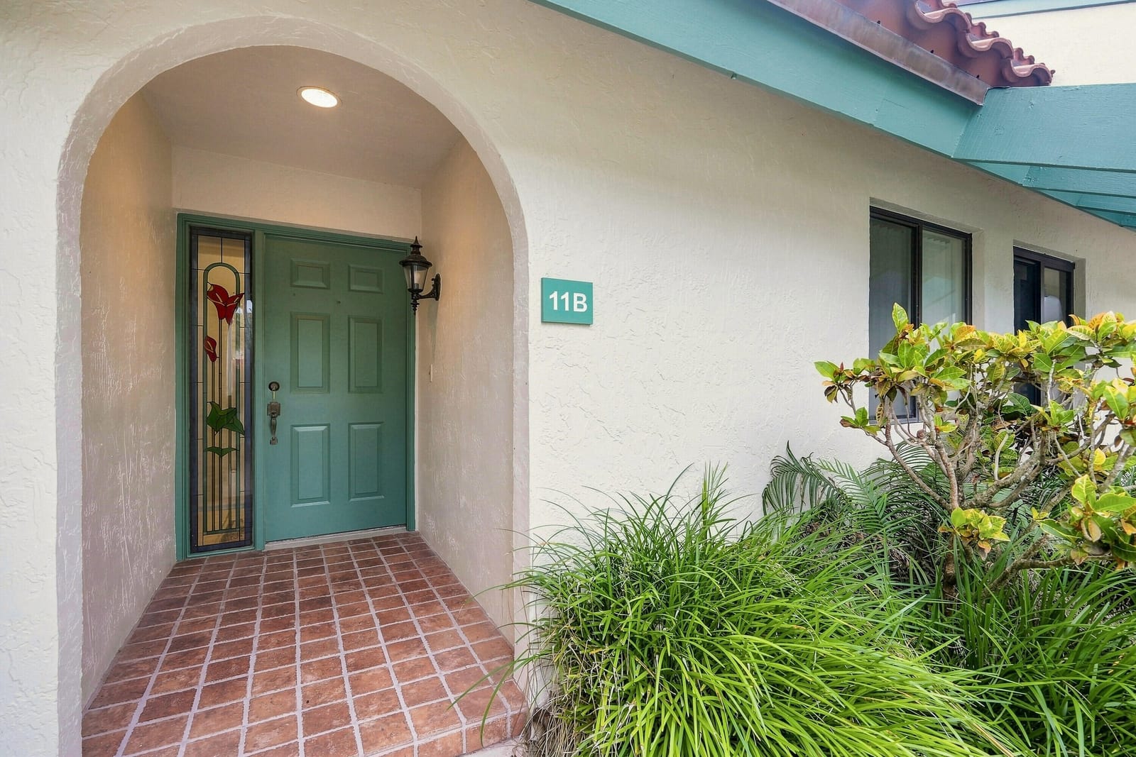 11 Lexington Lane E B — photo 3
