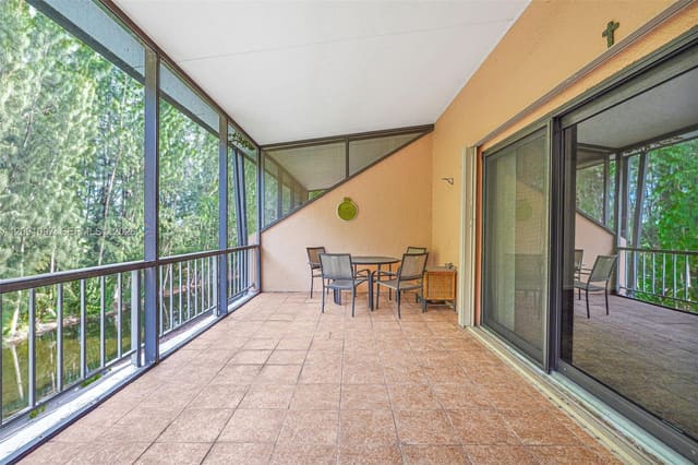 430 Commodore Drive 304, Plantation, FL 33325