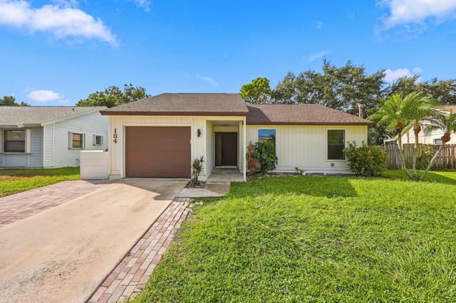 184 GREENTREE Circle, Jupiter, FL 33458