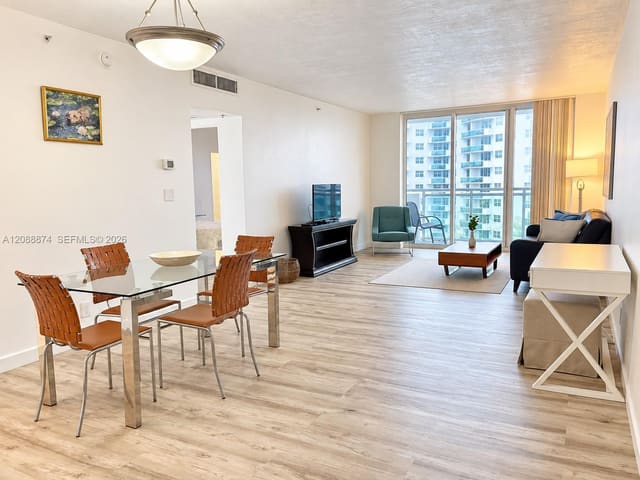 3000 S Ocean Drive 1006, Hollywood, FL 33019