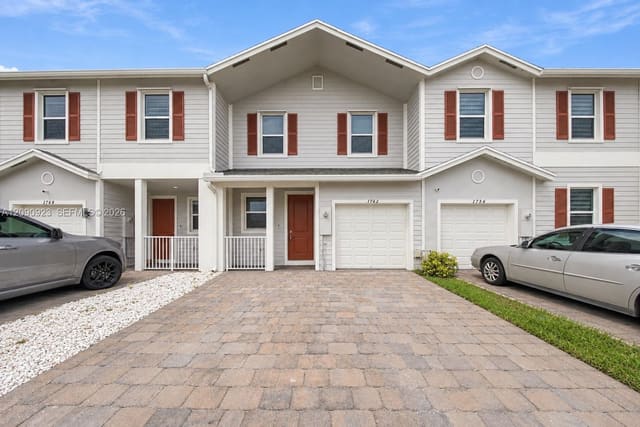 1762 SE 9th Avenue, Homestead, FL 33034