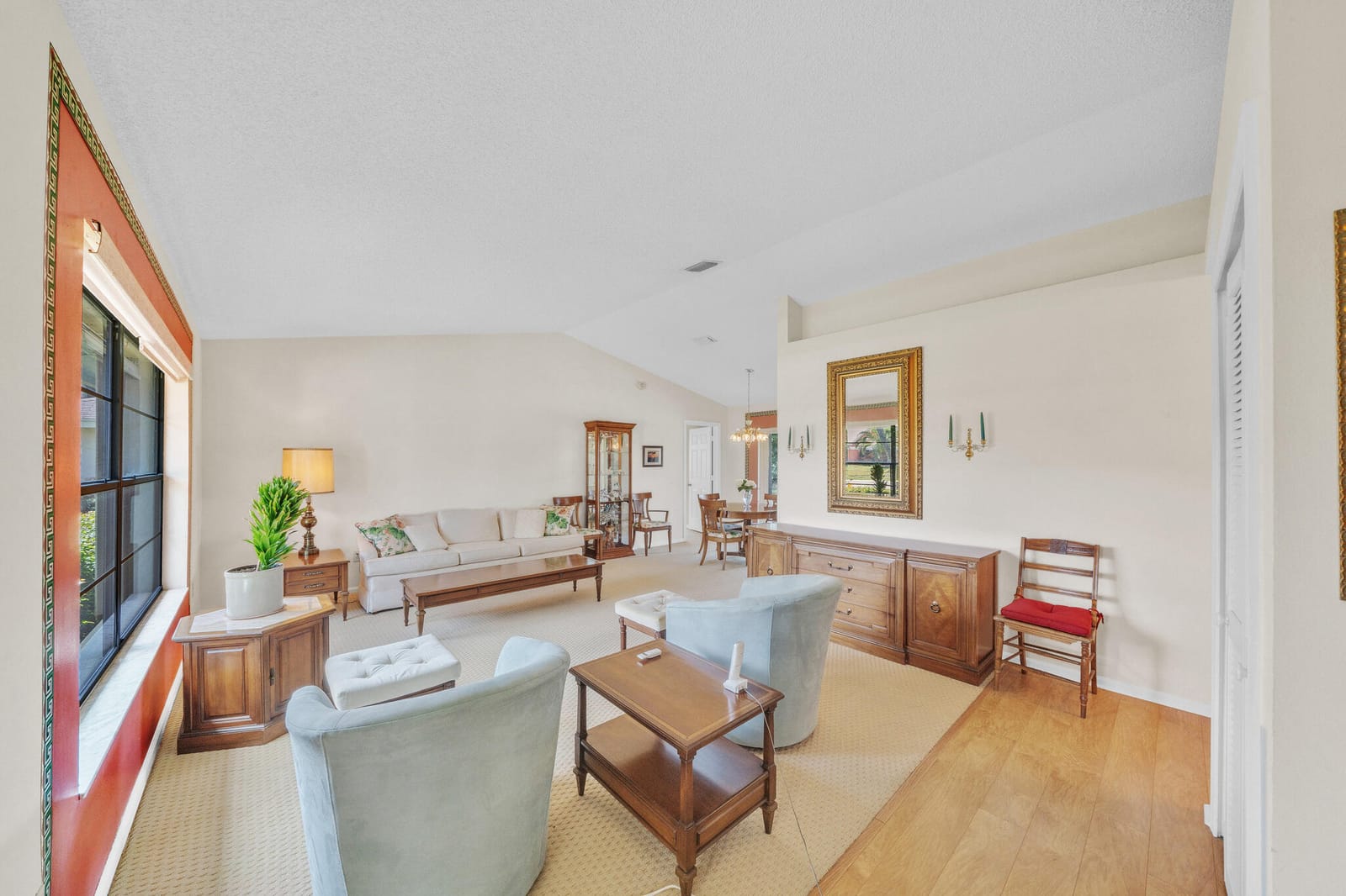 142 PARKWOOD Drive — photo 9