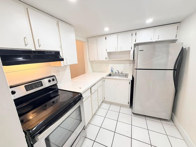 505 NW 177TH Street 131, Miami Gardens, FL 33169