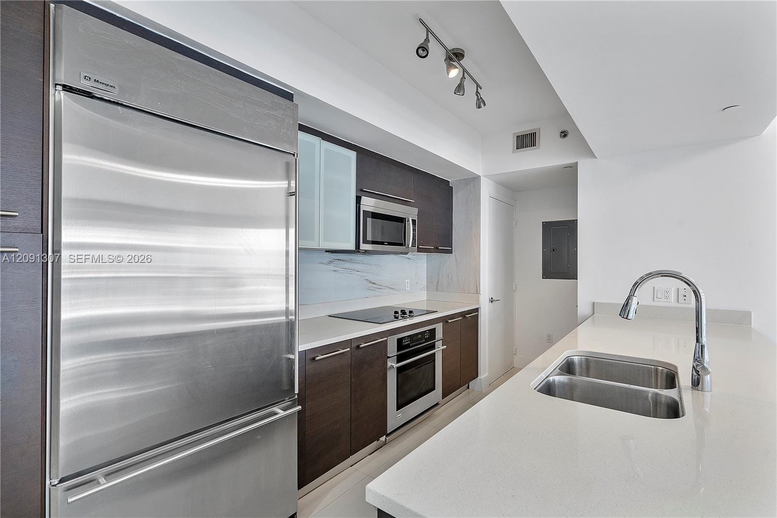 55 SE 6th Street 3605 — photo 3