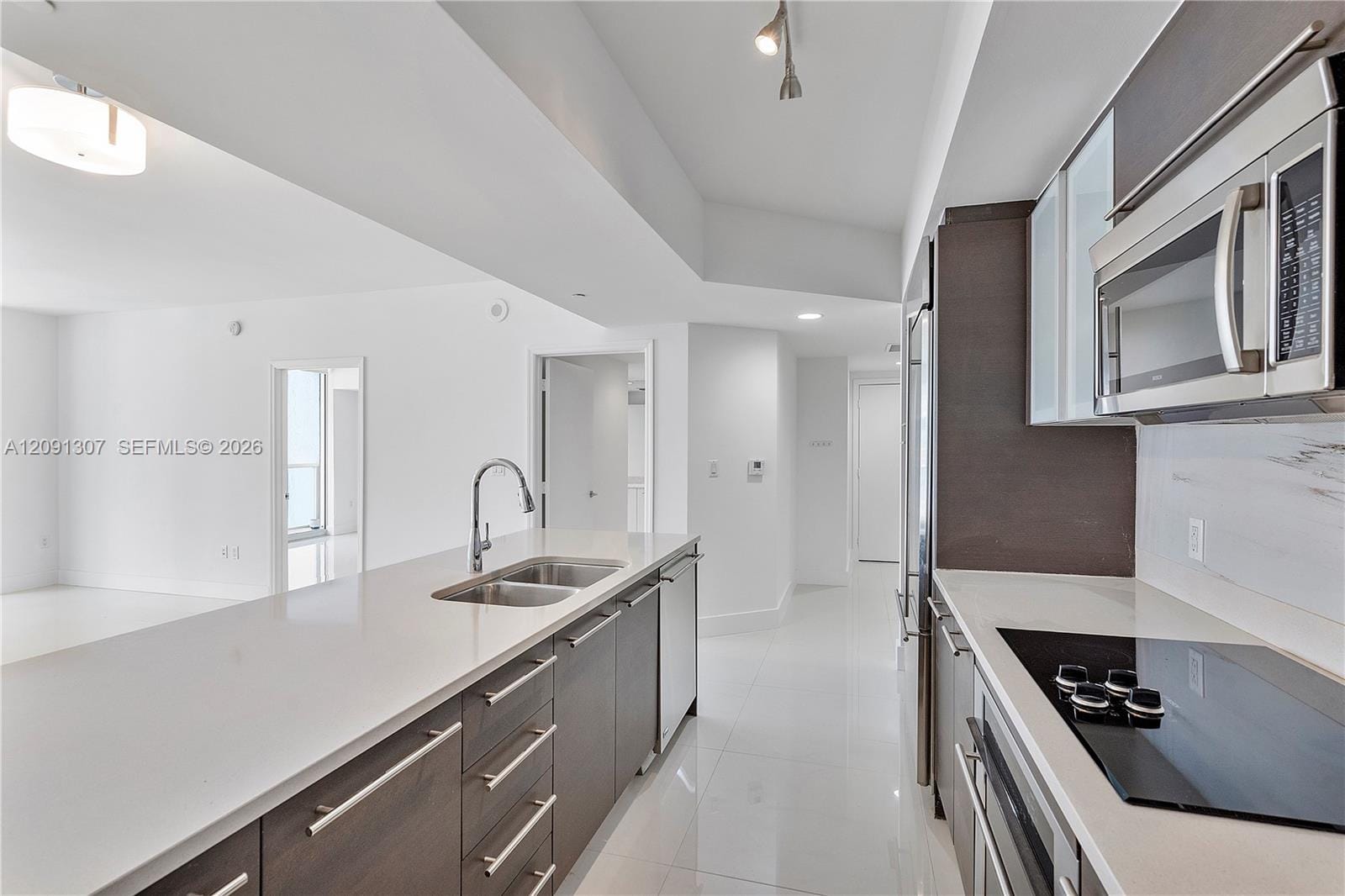 55 SE 6th Street 3605 — photo 7