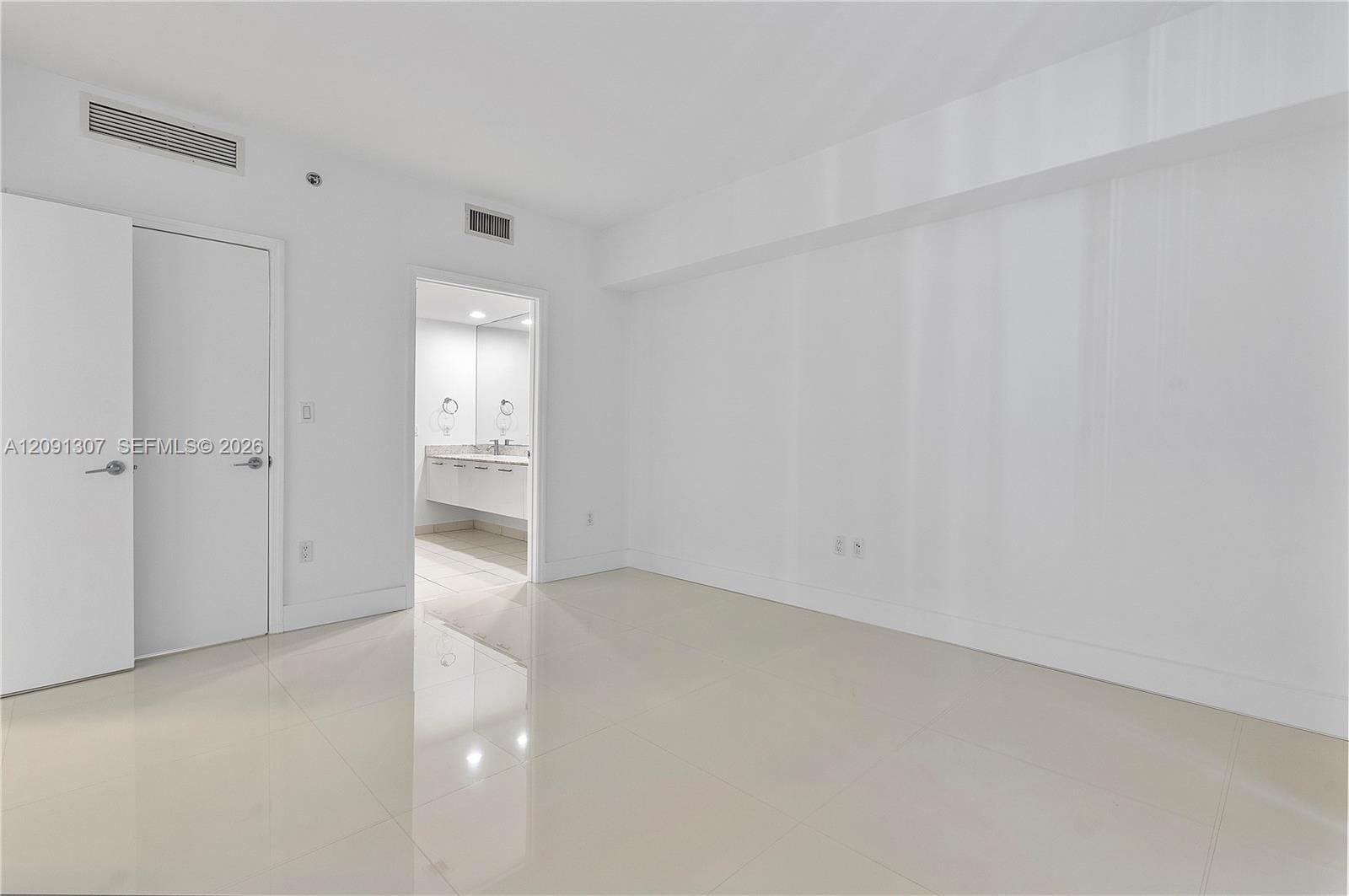 55 SE 6th Street 3605 — photo 10