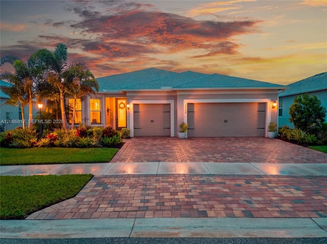 10494 SW Red Maple Way, Port St. Lucie, FL 34987