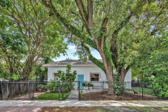 2299 SW 16th Court A, Miami, FL 33145