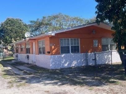 2545 York Street A, Opa-Locka, FL 33054 - photo 1 of 6