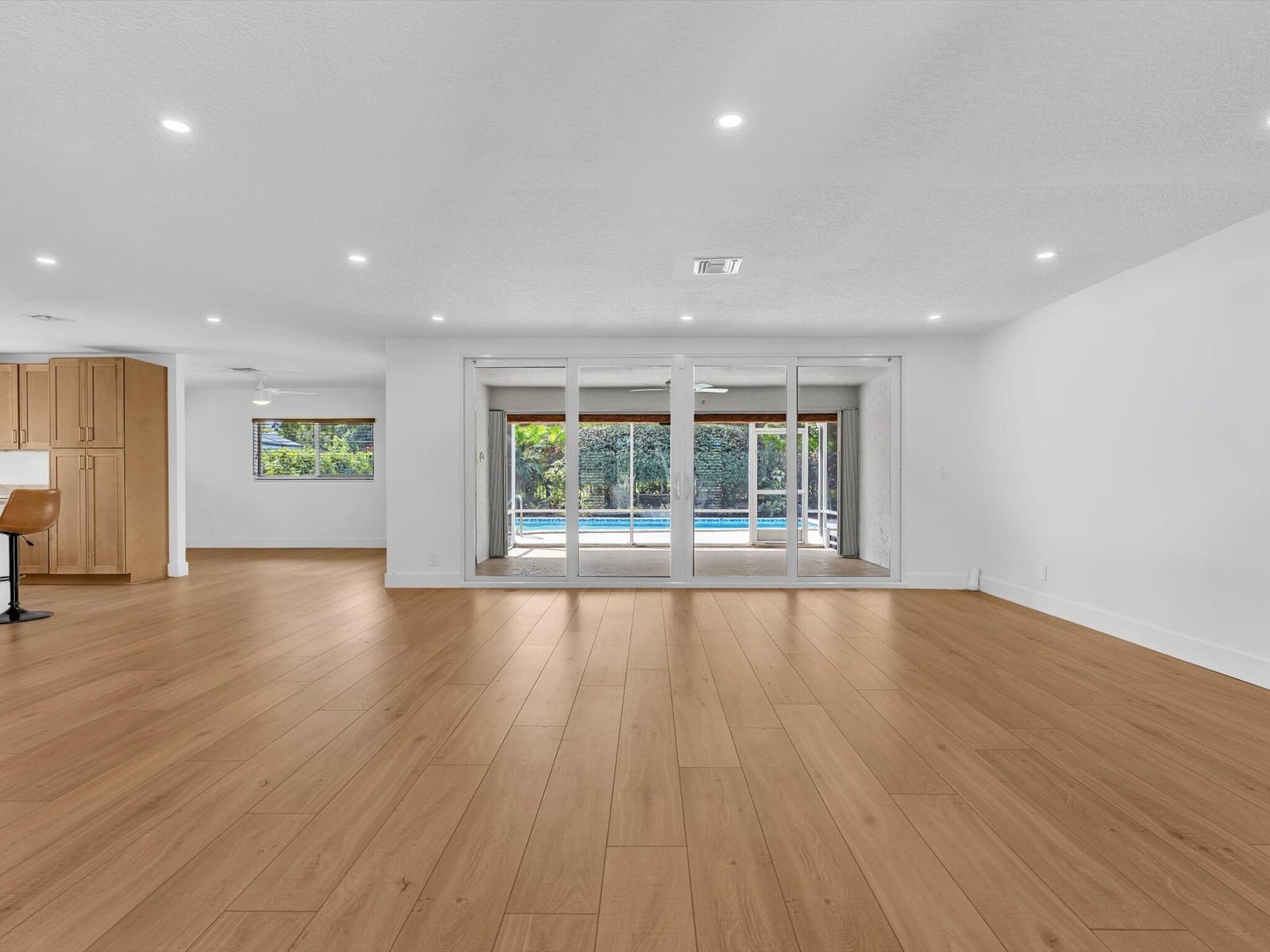 3264 Lakeview Drive — photo 3