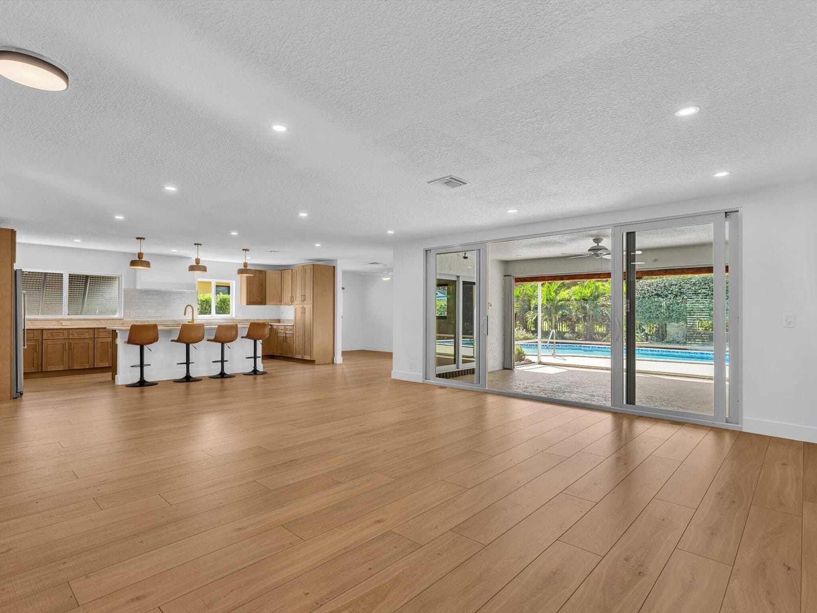 3264 Lakeview Drive — photo 4