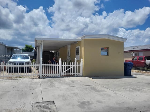 1310 130 Avenue 1310, Miami, FL 33184