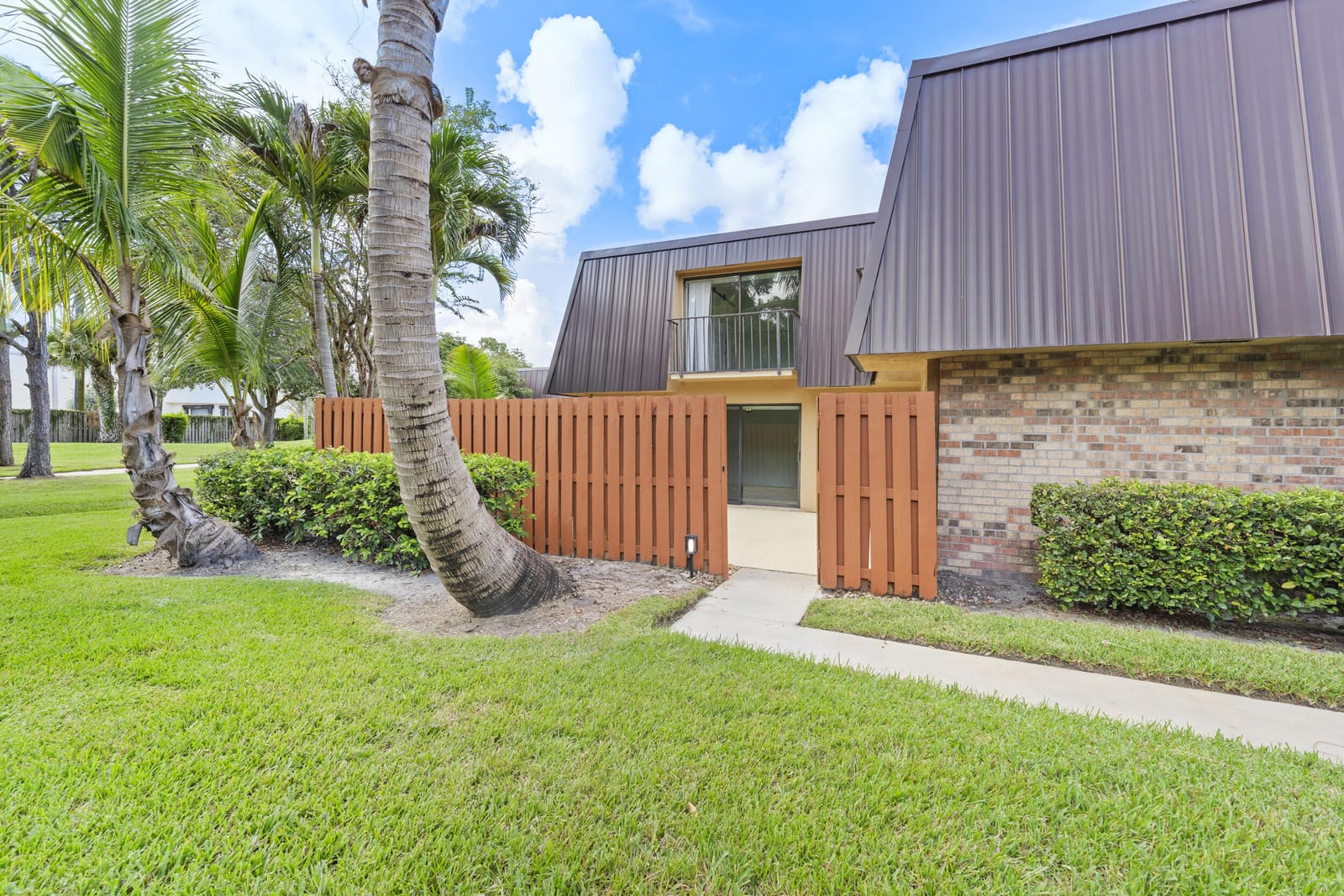 5726 SE WINDSONG Lane #324, Stuart, FL 34997 photo 2