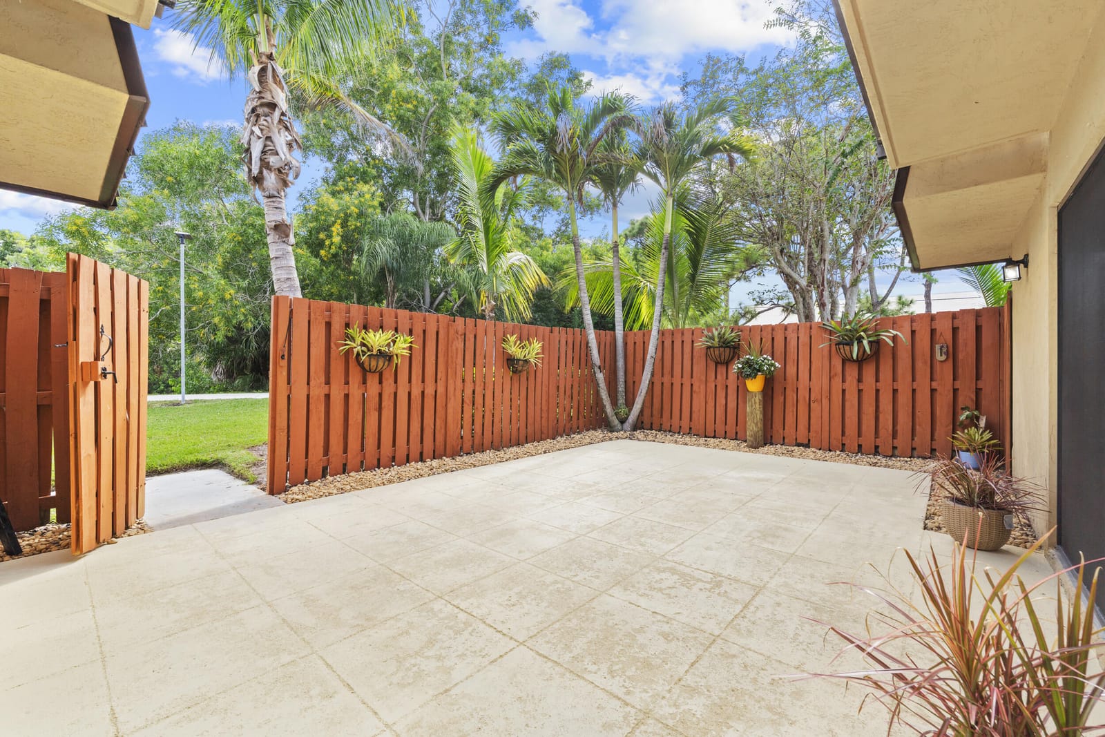 5726 SE WINDSONG Lane #324, Stuart, FL 34997 photo 3