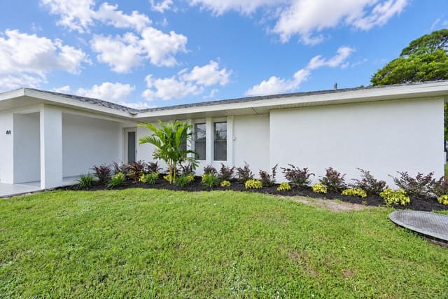 441 SE Guava Terrace, Port St. Lucie, FL 34983
