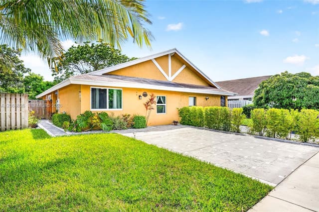 7424 SW 14th Place, North Lauderdale, FL 33068
