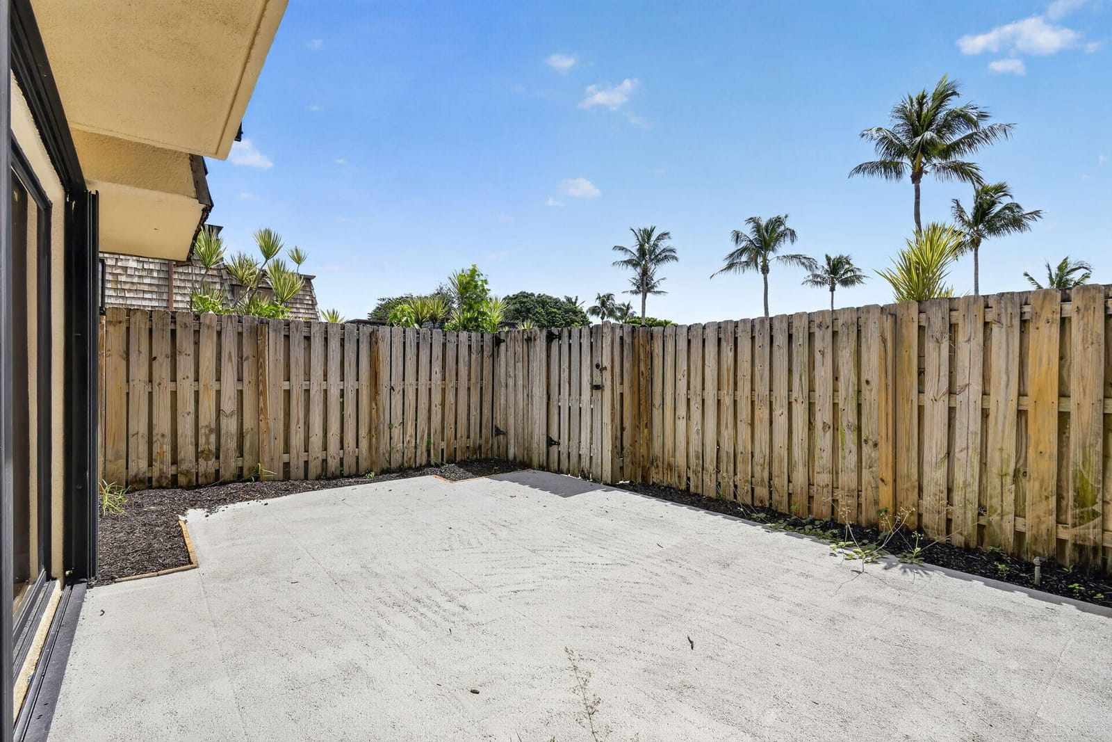 126 LAKE ARBOR Drive — photo 3