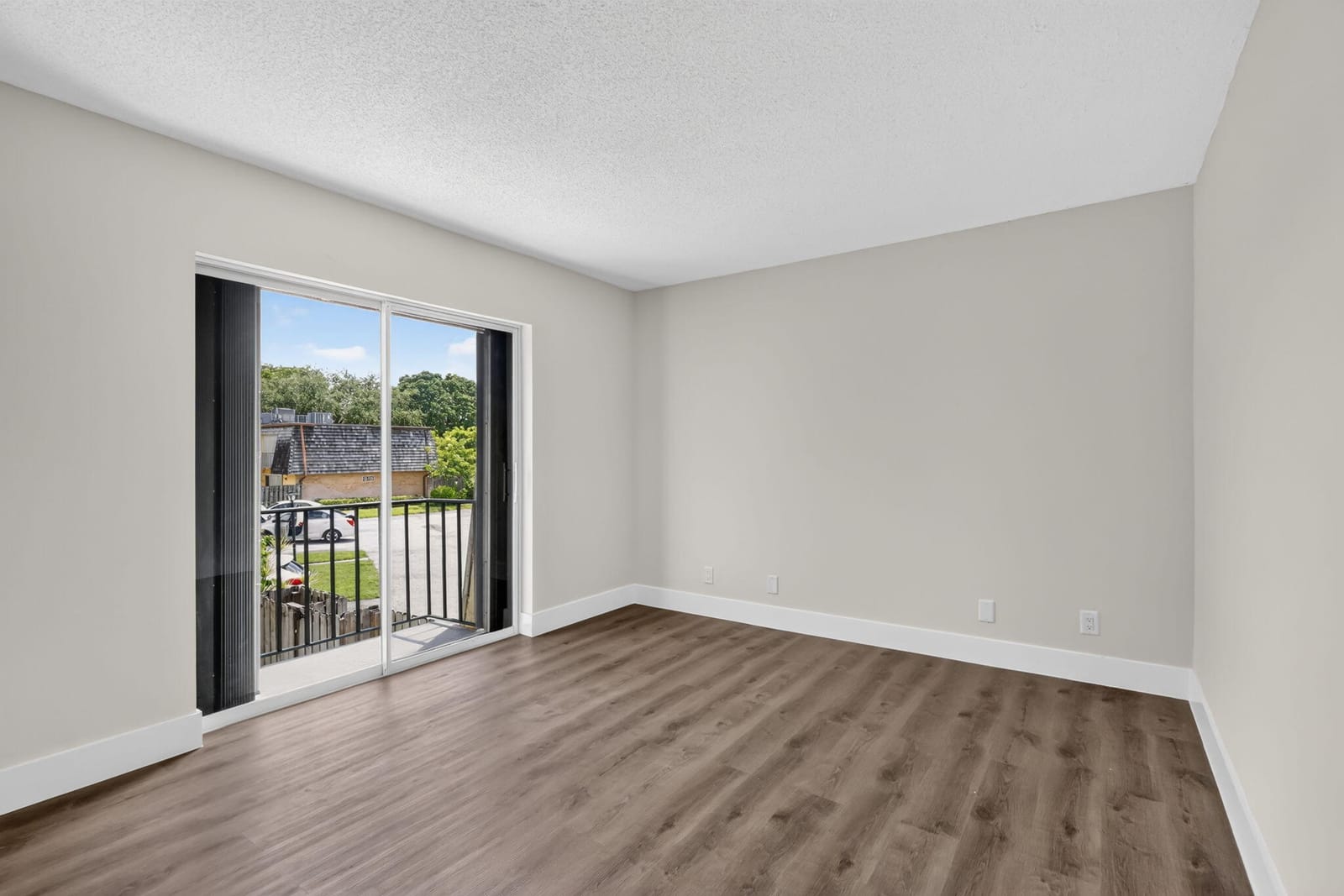 126 LAKE ARBOR Drive — photo 8