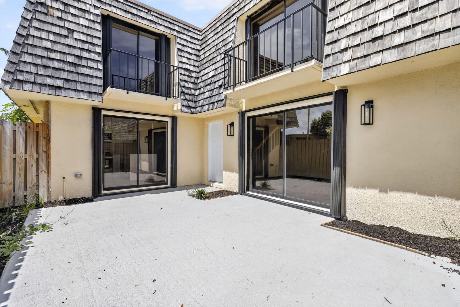126 LAKE ARBOR Drive — photo 2