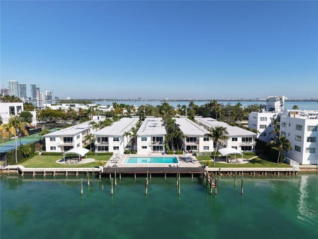 1130 Venetian Way 1D, Miami, FL 33139