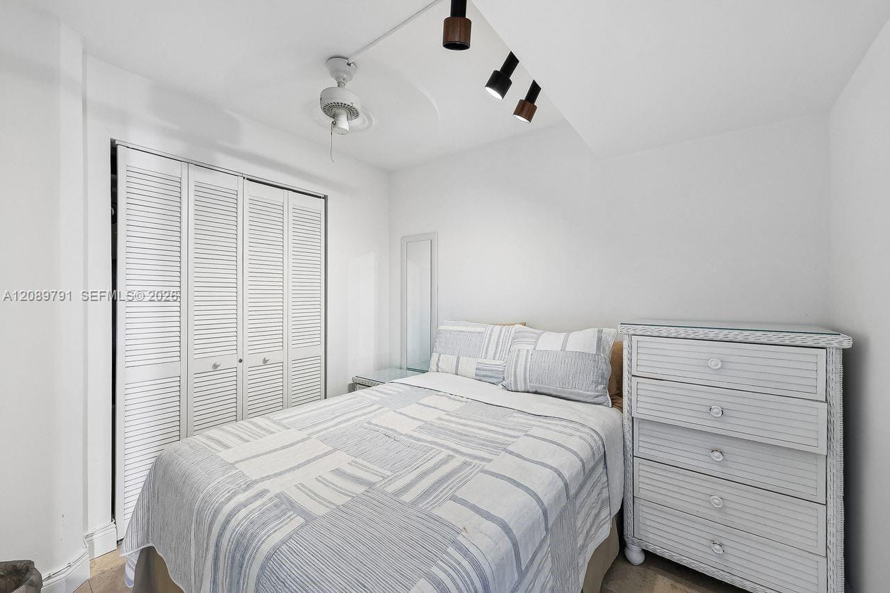 881 Ocean Drive 19C, Key Biscayne, FL 33149 photo 21