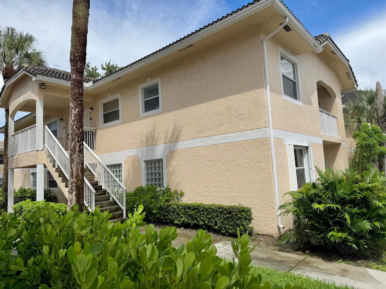 2 bedroom home for sale at 12225 Royal Palm, Coral Springs, FL 33065 — $199,900