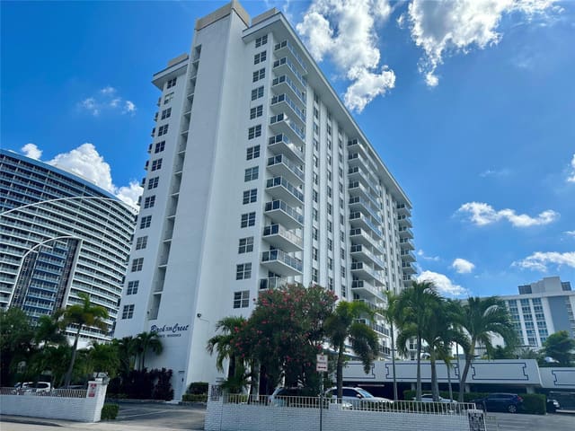 336 N BIRCH Road 4C, Fort Lauderdale, FL 33304
