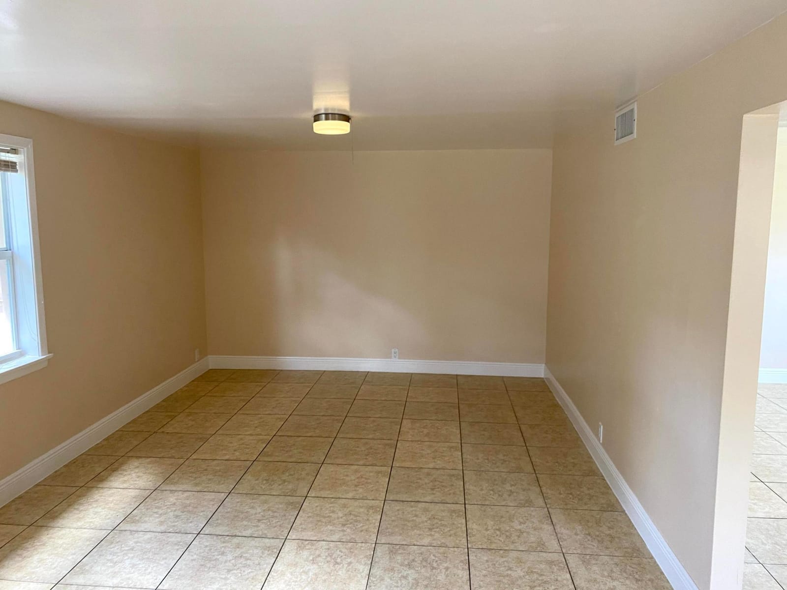 4821 Vermont Avenue #2 — photo 4