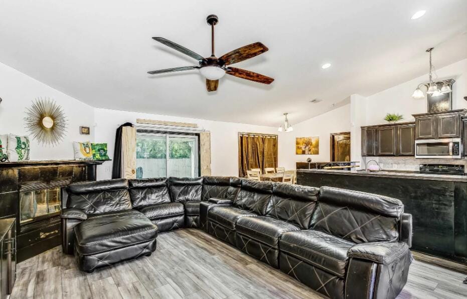 6432 Sarasota Street — photo 5