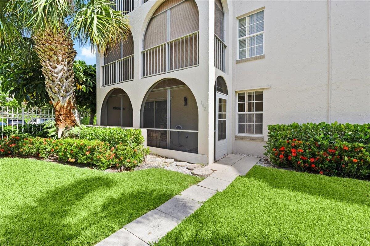 250 NE 20TH Street, Boca Raton, FL 33431 photo 25