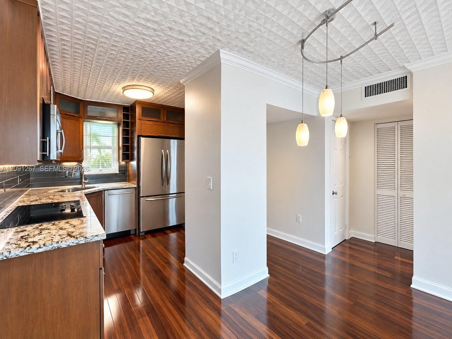 600 NE 25th Street 63 — photo 1