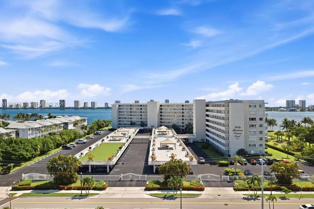 801 Lake Shore Drive 801, Lake Park, FL 33403