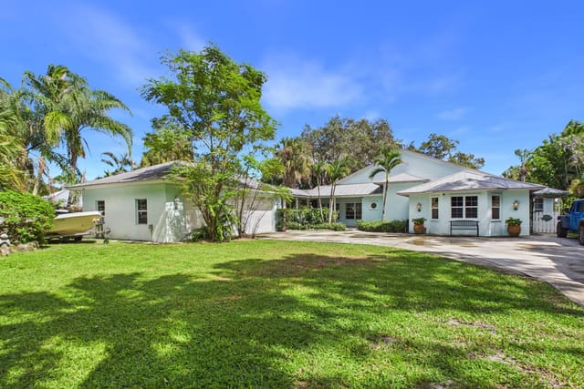 3679 SW SAINT LUCIE SHORES Drive, Palm City, FL 34990