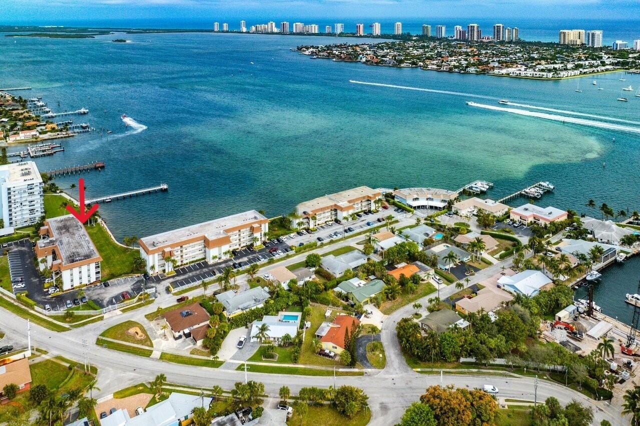 2936 LAKE SHORE Drive 309, Riviera Beach, FL 33404 photo 12