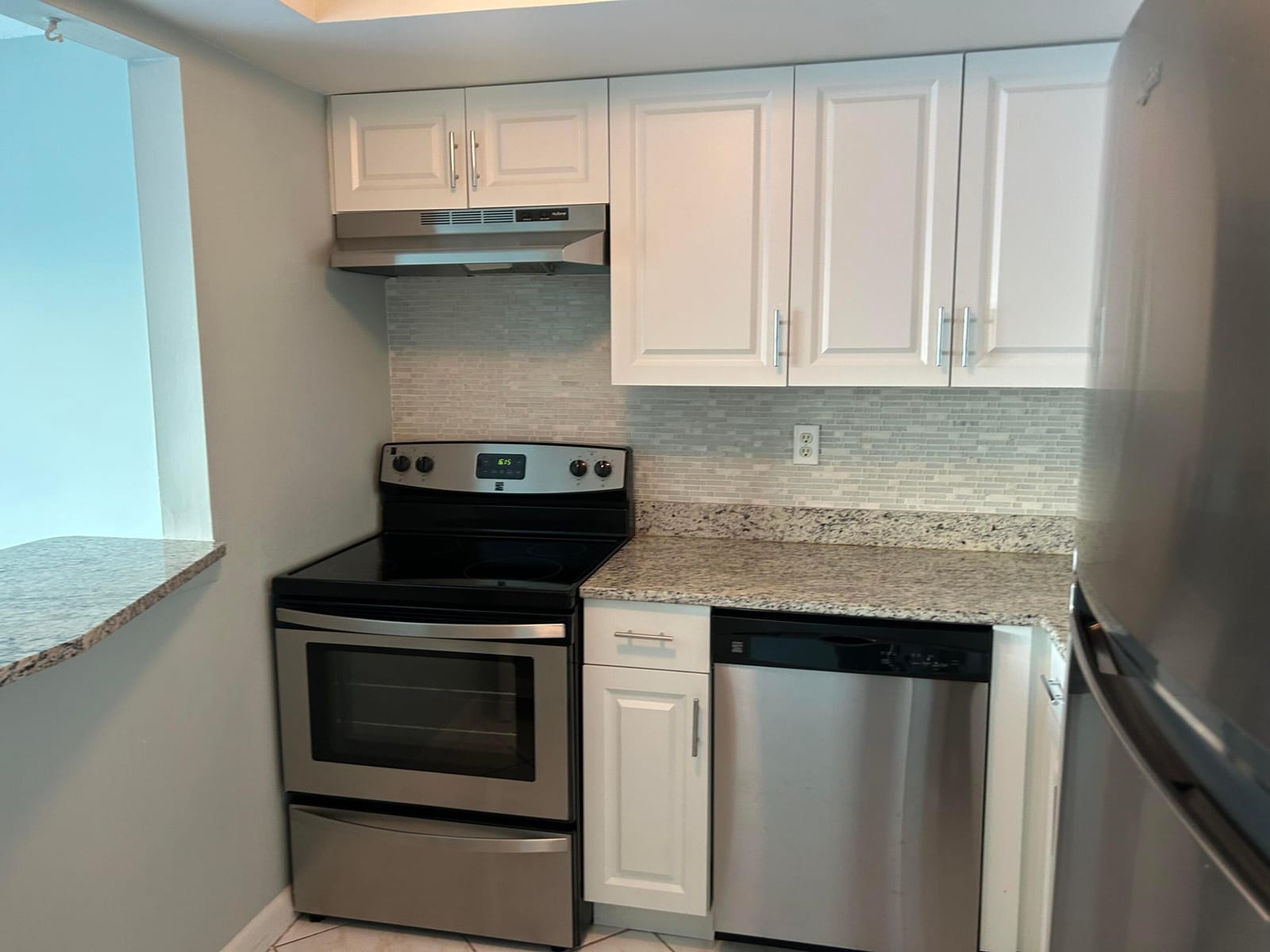 2936 LAKE SHORE Drive 309, Riviera Beach, FL 33404 photo 7
