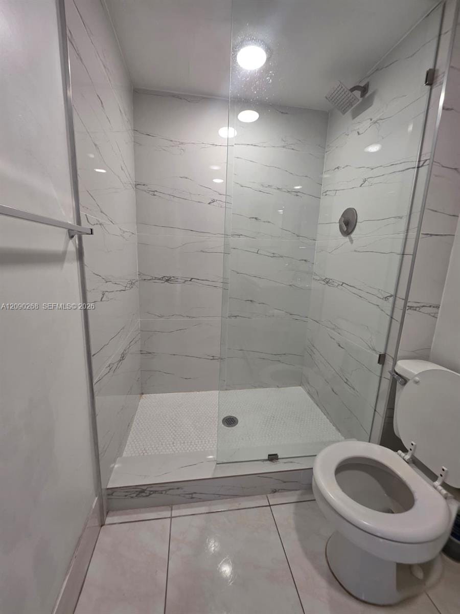 16950 W Dixie Hwy B225 Highway B-225, North Miami Beach, FL 33160 photo 17