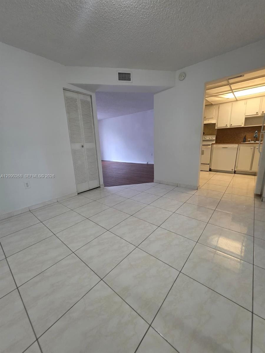 16950 W Dixie Hwy B225 Highway B-225 — photo 4