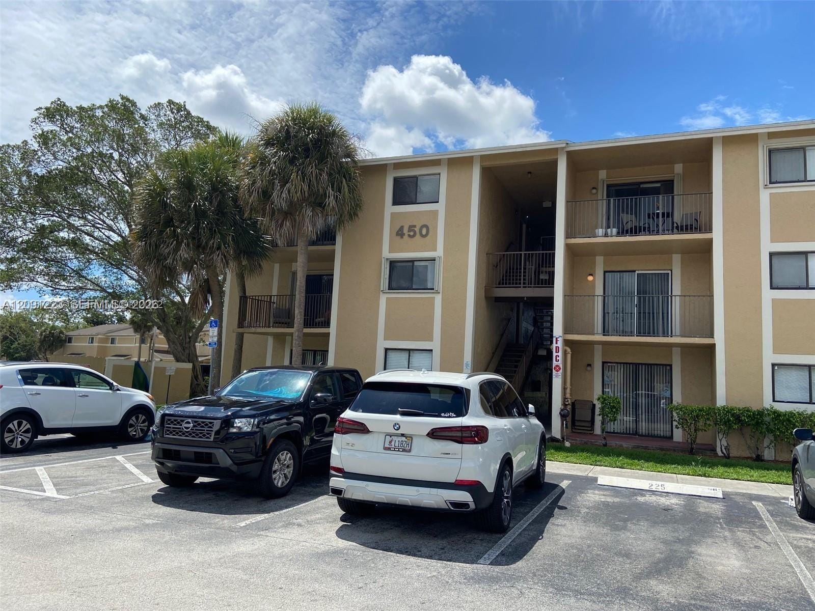 450 W Palm Circle 202, Pembroke Pines, FL 33025 photo 2