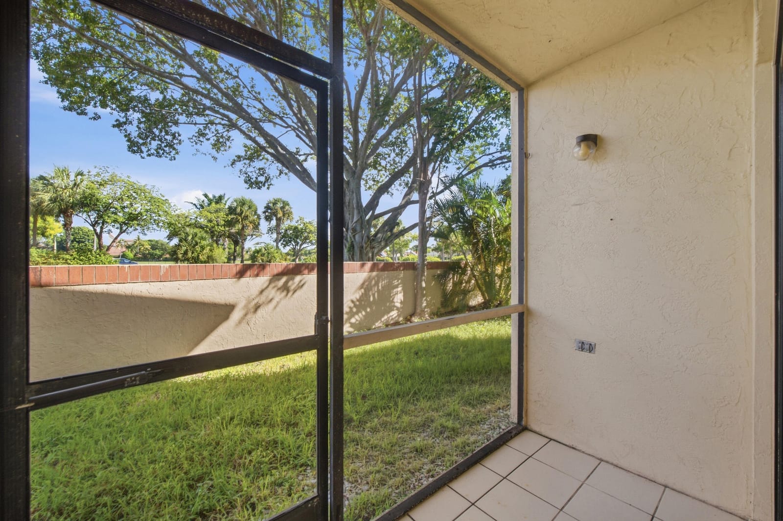 6585 Somerset Drive 102, Boca Raton, FL 33433 photo 18