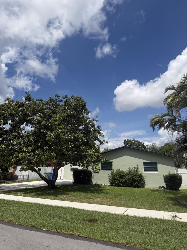 6741 NW 8TH Street, Margate, FL 33063