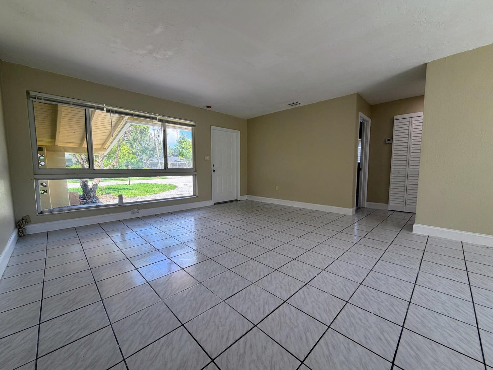 2530 NW 26th Court, Oakland Park, FL 33311 photo 11