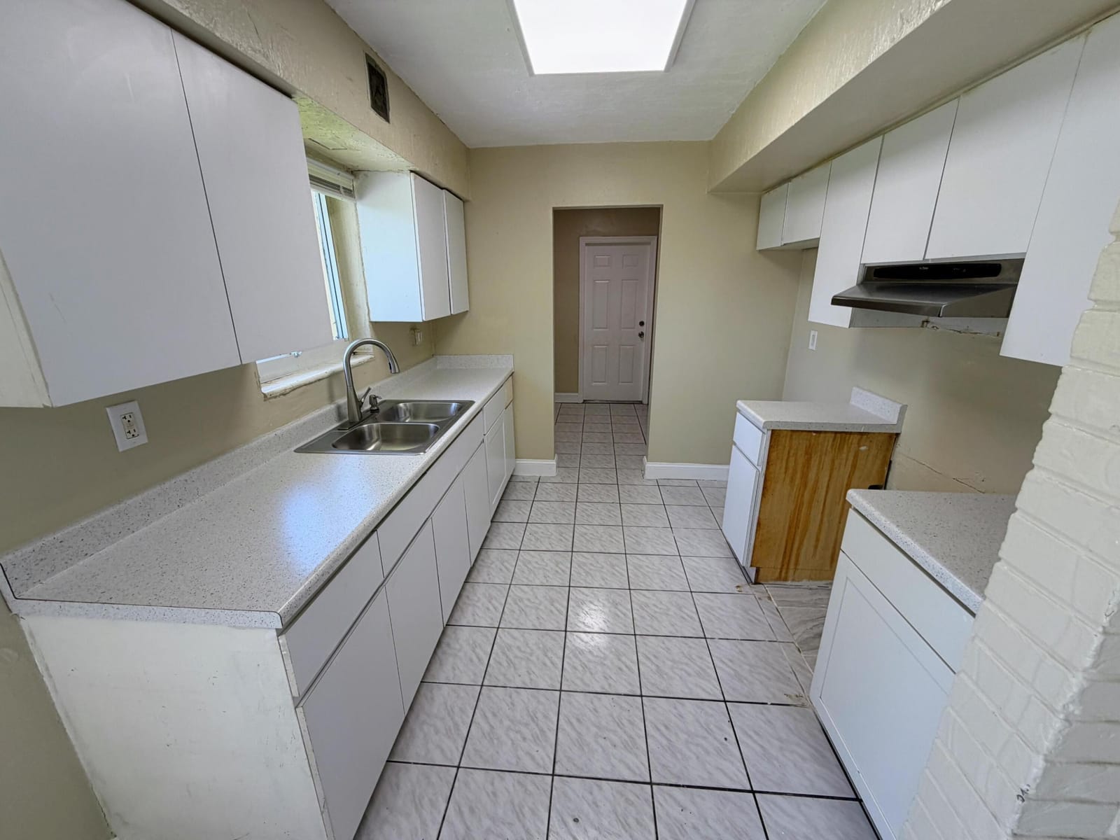 2530 NW 26th Court, Oakland Park, FL 33311 photo 13