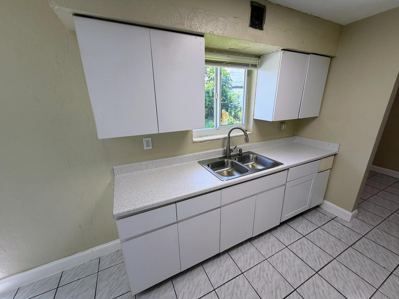 2530 NW 26th Court, Oakland Park, FL 33311 photo 14