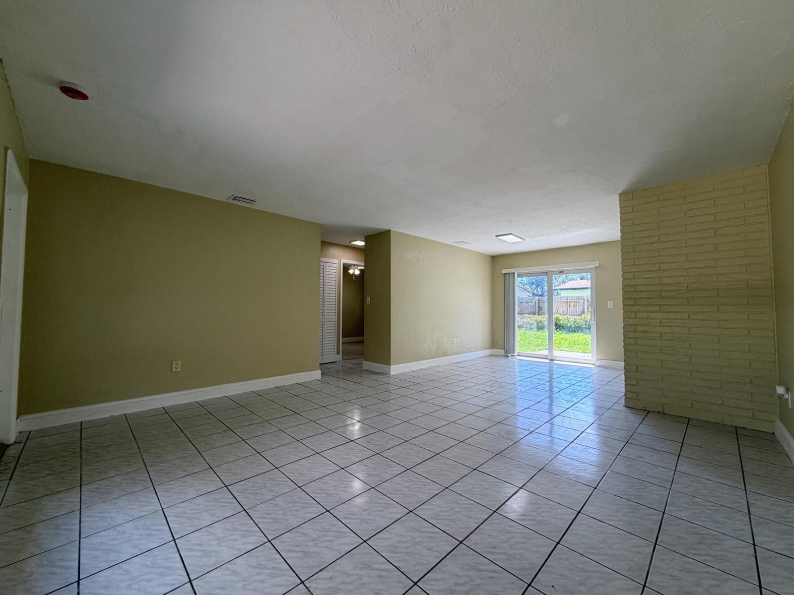 2530 NW 26th Court, Oakland Park, FL 33311 photo 10