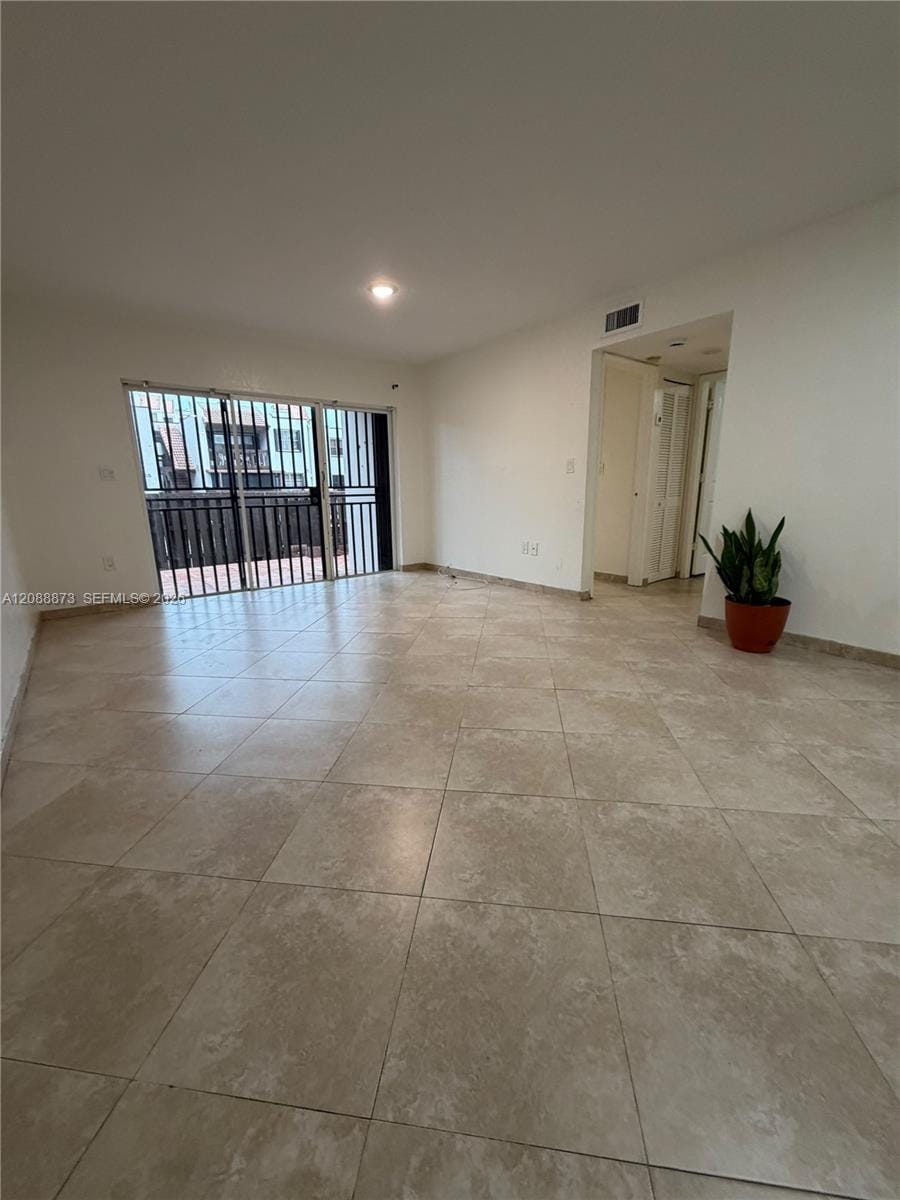 10115 NW 9th St Circle 6-106 — photo 4