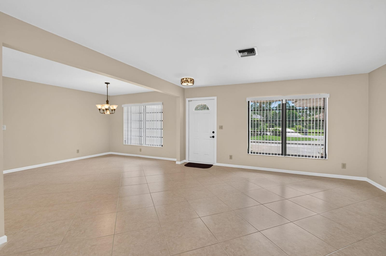 4441 SAINT ANDREWS Drive — photo 2